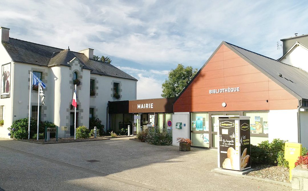 La Mairie et la Bibliothèque de Plougar