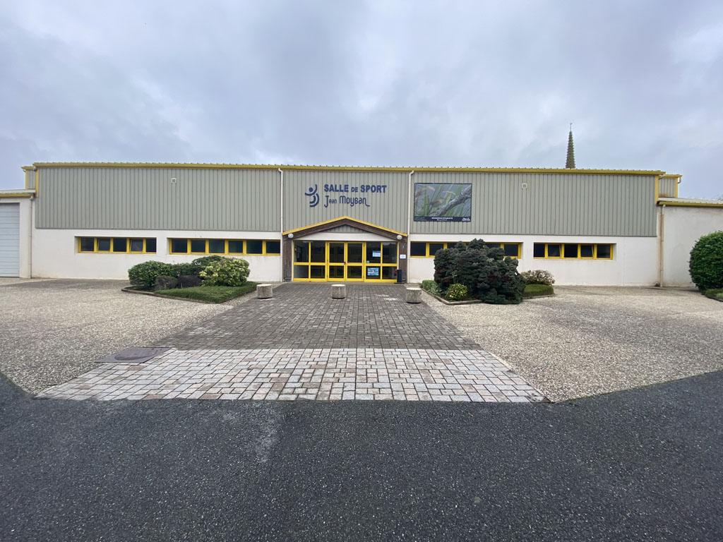 plougar-services-municipaux-location-salle-salle-Jean-Moysan-facade